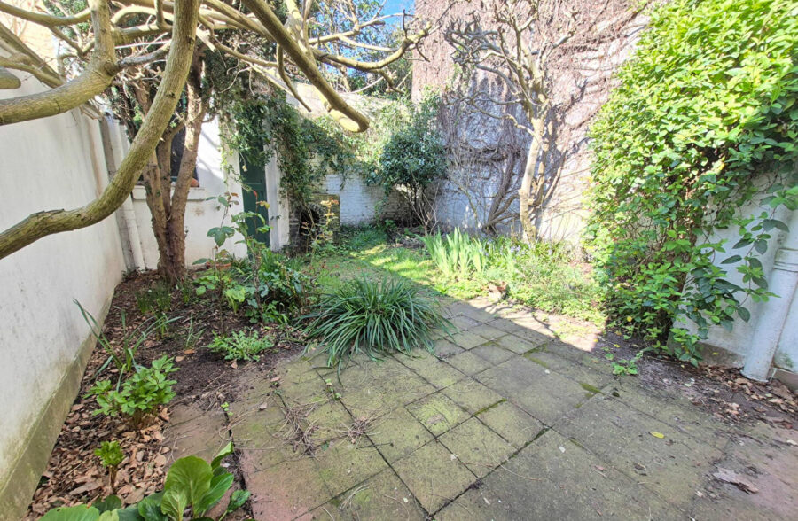 EXCLUSIVITE: WAZEMMES / GAMBETTA : Maison 1930 4/5 chambres jardin et cave