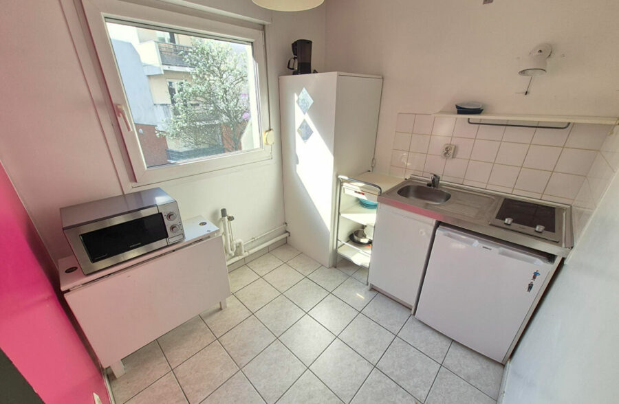 LILLE WAZEMMES – GAMBETTA : Type 1 de 23m² avec balcon et parking