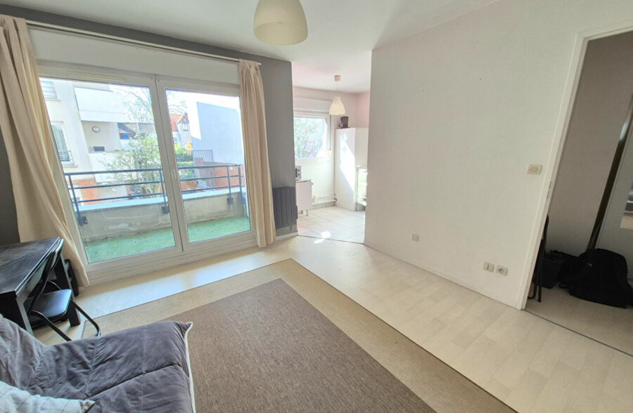 LILLE WAZEMMES – GAMBETTA : Type 1 de 23m² avec balcon et parking