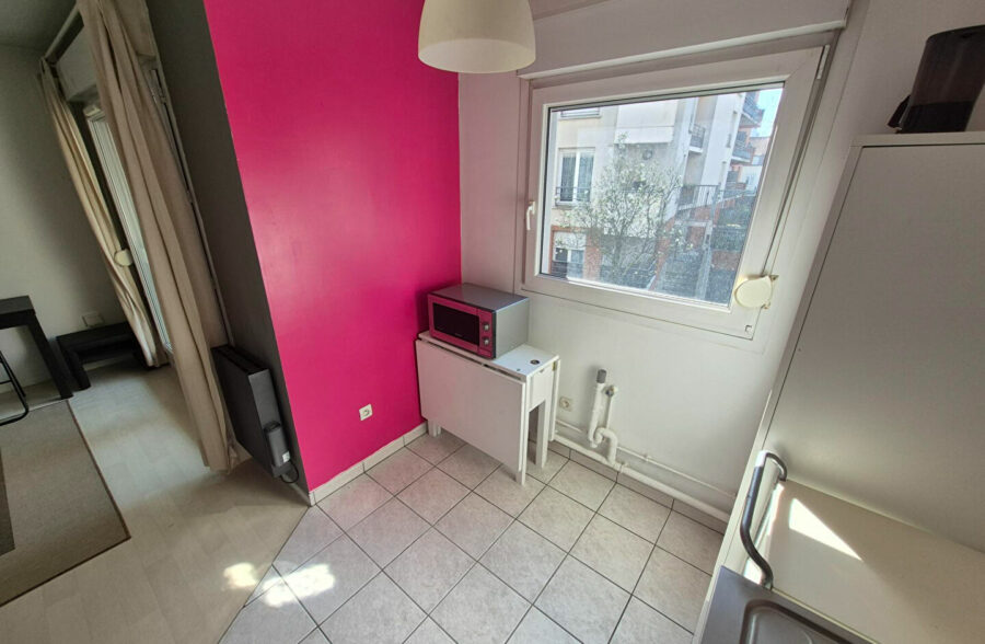 LILLE WAZEMMES – GAMBETTA : Type 1 de 23m² avec balcon et parking