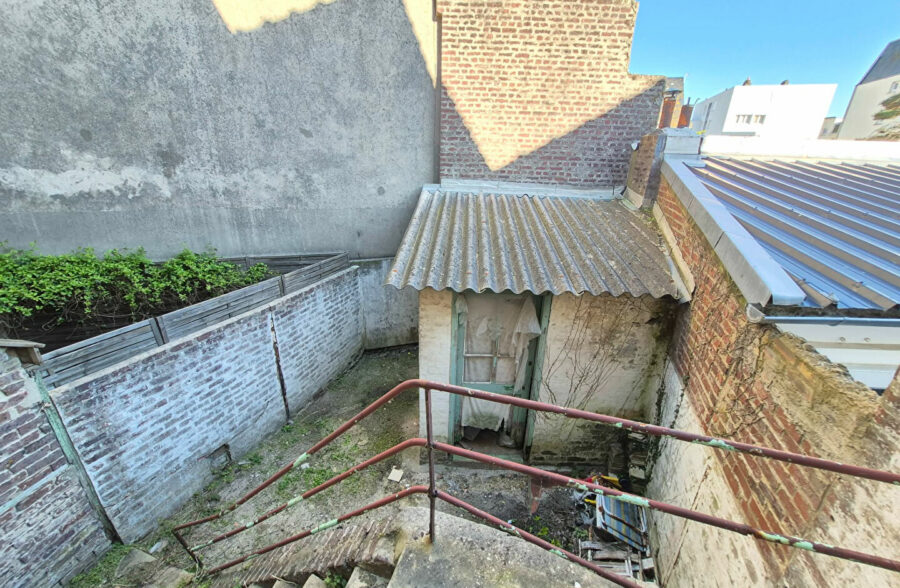 Berck-plage , maison à rénover dans sa totalité à 100M de la mer !! &nbsp;Sous offre&nbsp;