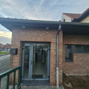 Opportunité Rare à Cysoing – Local Professionnel Clé en Main