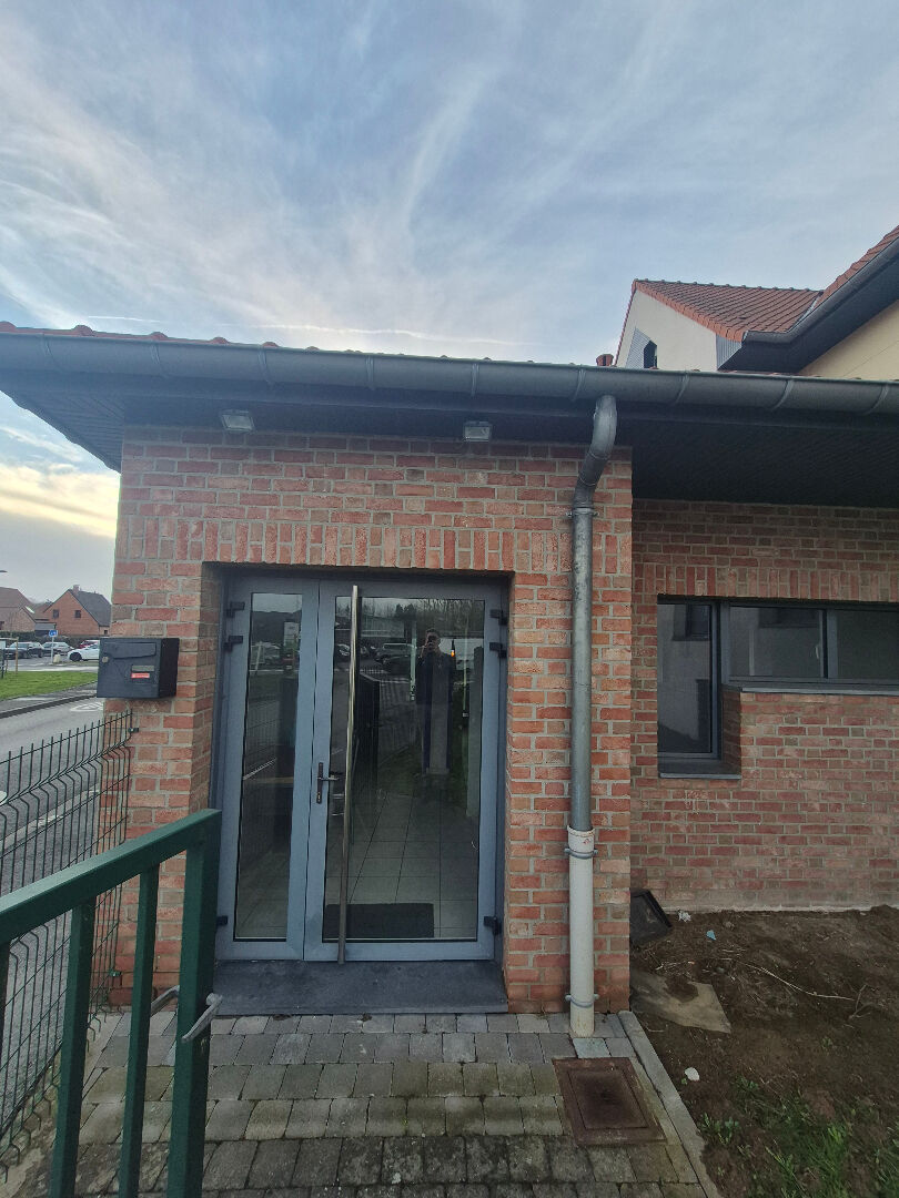 Opportunité Rare à Cysoing – Local Professionnel Clé en Main