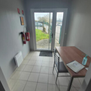 Opportunité Rare à Cysoing – Local Professionnel Clé en Main