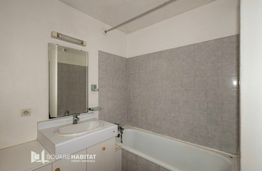 LILLE REPUBLIQUE / HYPERCENTRE : APPARTEMENT T2 DE 49M² AVEC TERRASSE ET BOX PRIVATIF