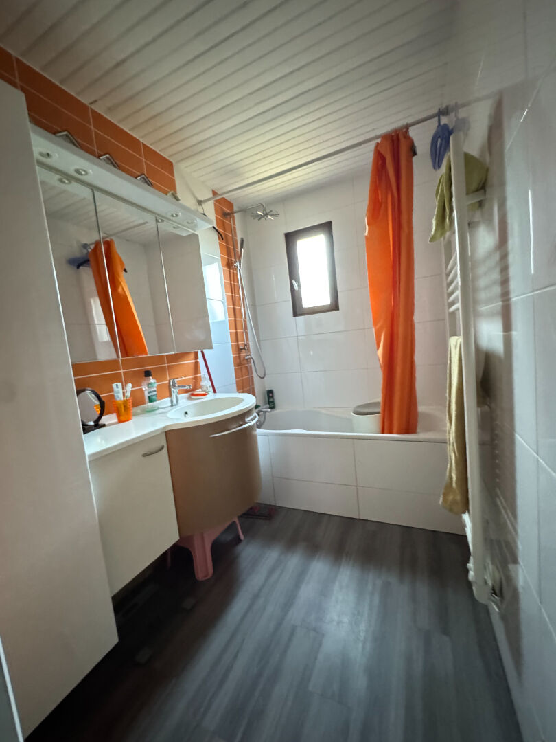 Ascq – Maison individuelle plain-pied, Grand jardin, 2chs poss 4-5 avec Combles aménageables