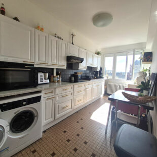 APPARTEMENT 105 m² 3 CHAMBRES ET GARAGE EN HYPER CENTRE