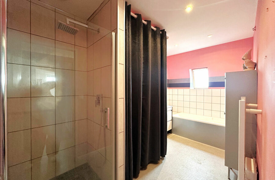 Immeuble avec Local Commercial et Duplex – Caudry