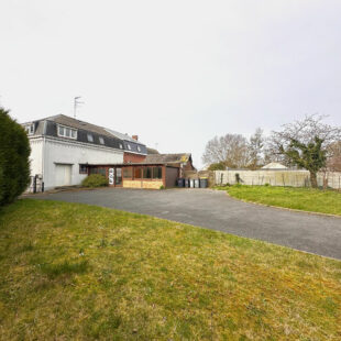 Immeuble avec Local Commercial et Duplex – Caudry