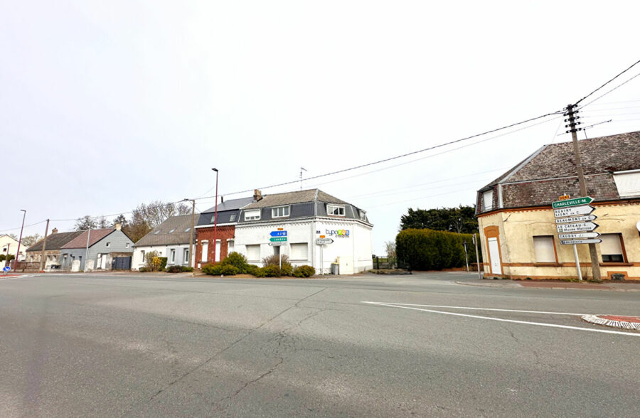 Immeuble avec Local Commercial et Duplex – Caudry