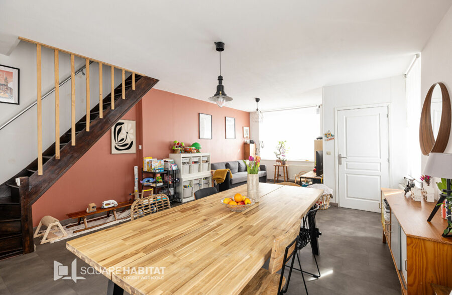Wasquehal, Maison 2 chambres + bureau, cour et garage