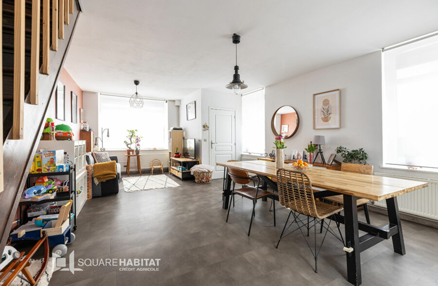 Wasquehal, Maison 2 chambres + bureau, cour et garage