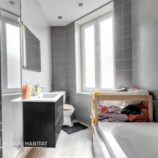 Wasquehal, Maison 2 chambres + bureau, cour et garage