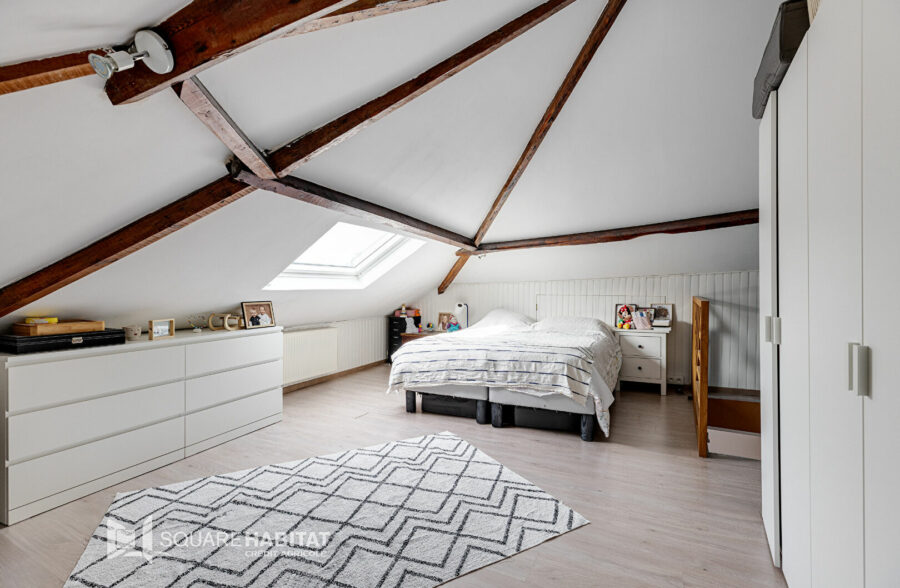 Wasquehal, Maison 2 chambres + bureau, cour et garage