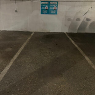 Parking / box Calais