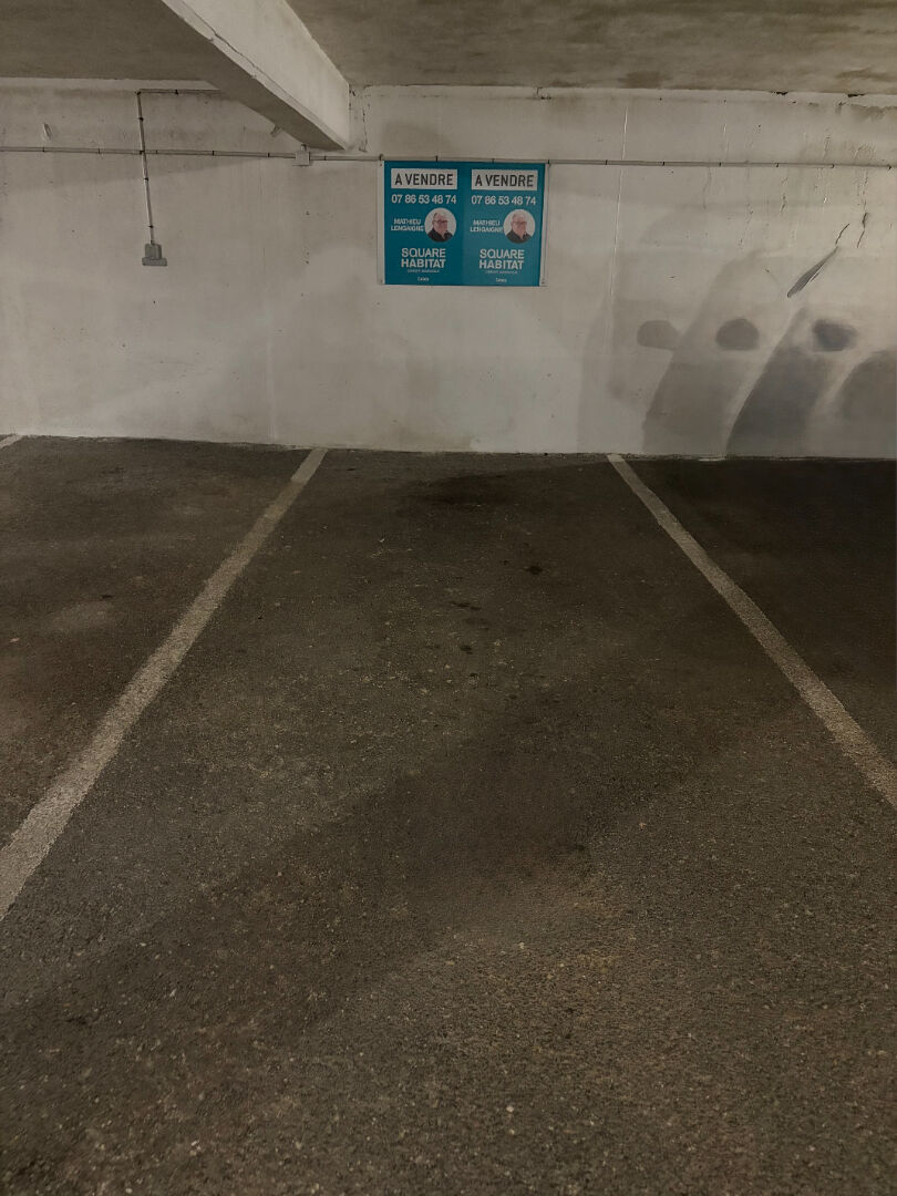 Parking / box Calais