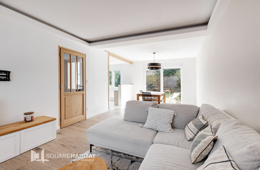 Maison des années 70-  4 chs jardin + garage proche tramway