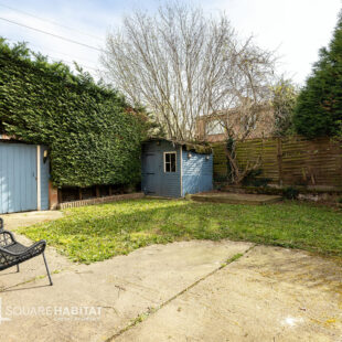 Maison des années 70-  4 chs jardin + garage proche tramway