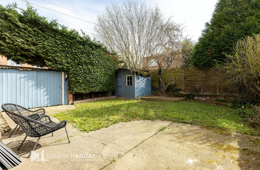 Maison des années 70-  4 chs jardin + garage proche tramway