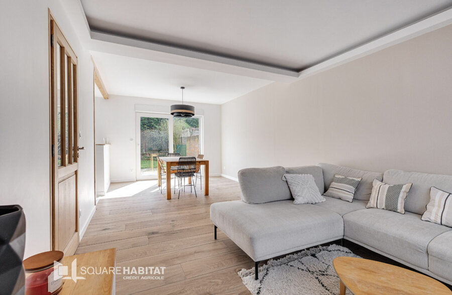 Maison des années 70-  4 chs jardin + garage proche tramway