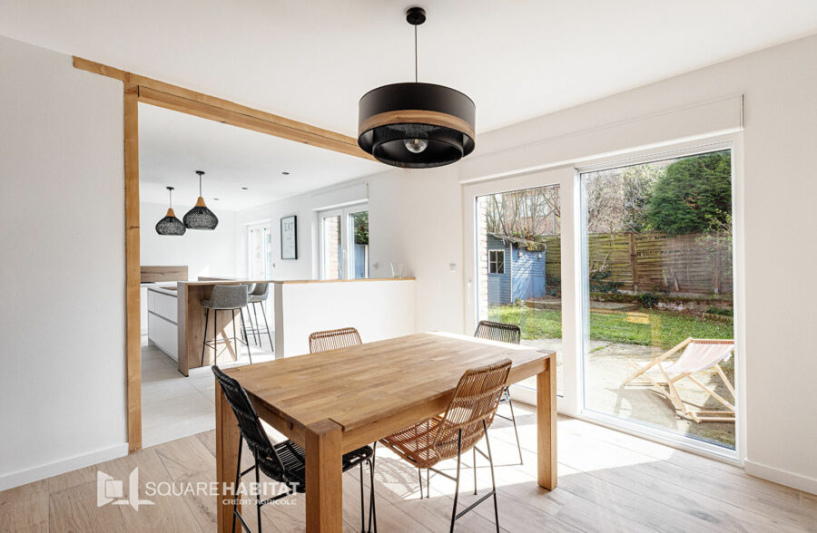 Maison des années 70-  4 chs jardin + garage proche tramway