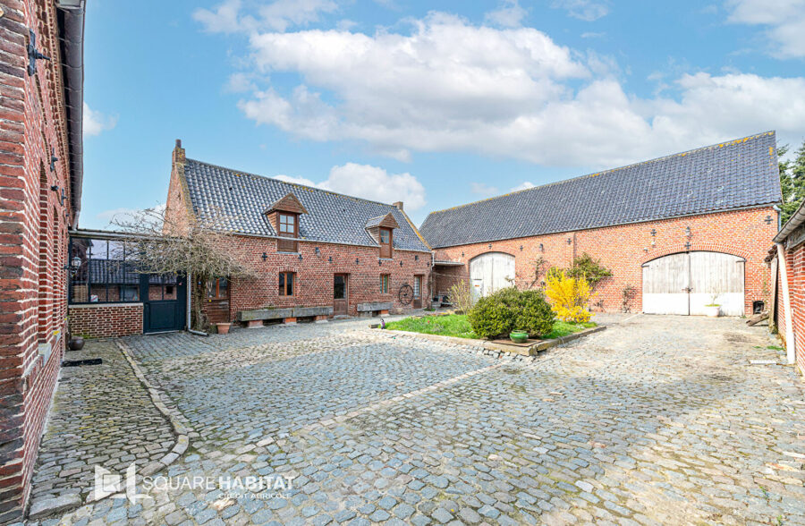 Maison Bousignies 10 pièce(s) 305m2