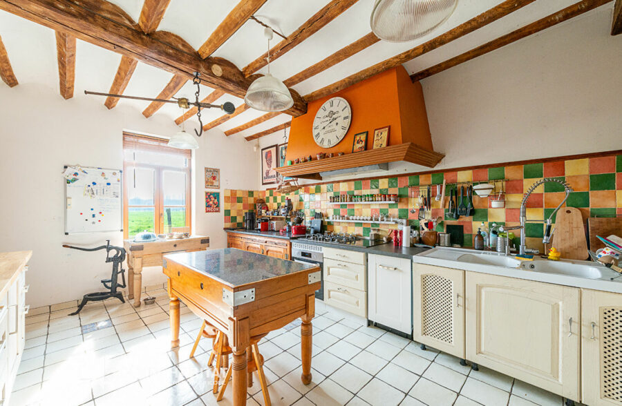 Maison Bousignies 10 pièce(s) 305m2