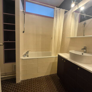 Appartement Marcq En Baroeul 2 pièce(s) 44,40 m2 parking couvert et cave secteur croisé laroche