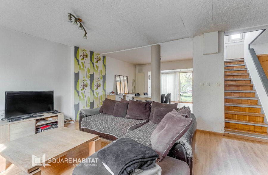 Maison semi individuelle  3 chambres jardin et garage