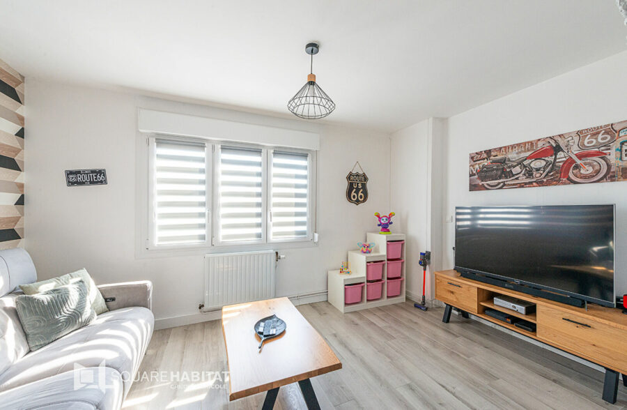 Charmante maison semi individuelle lumineuse