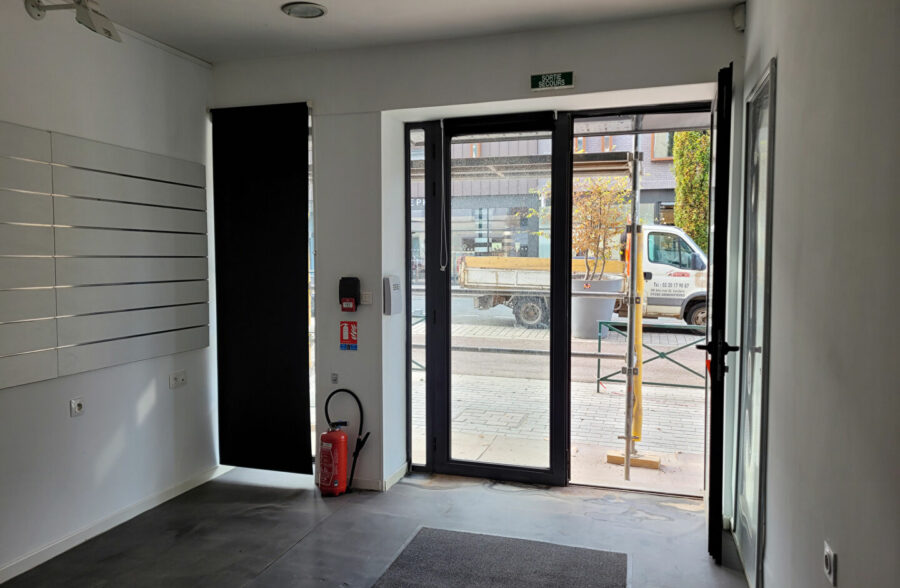 LENS CENTRE LOCAL DE +/-37m²