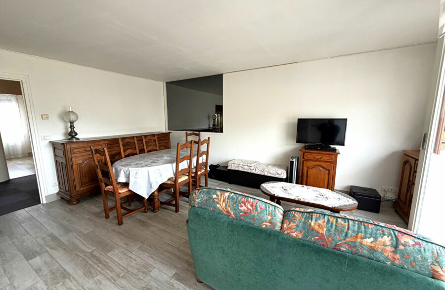 CALAIS – HYPER CENTRE