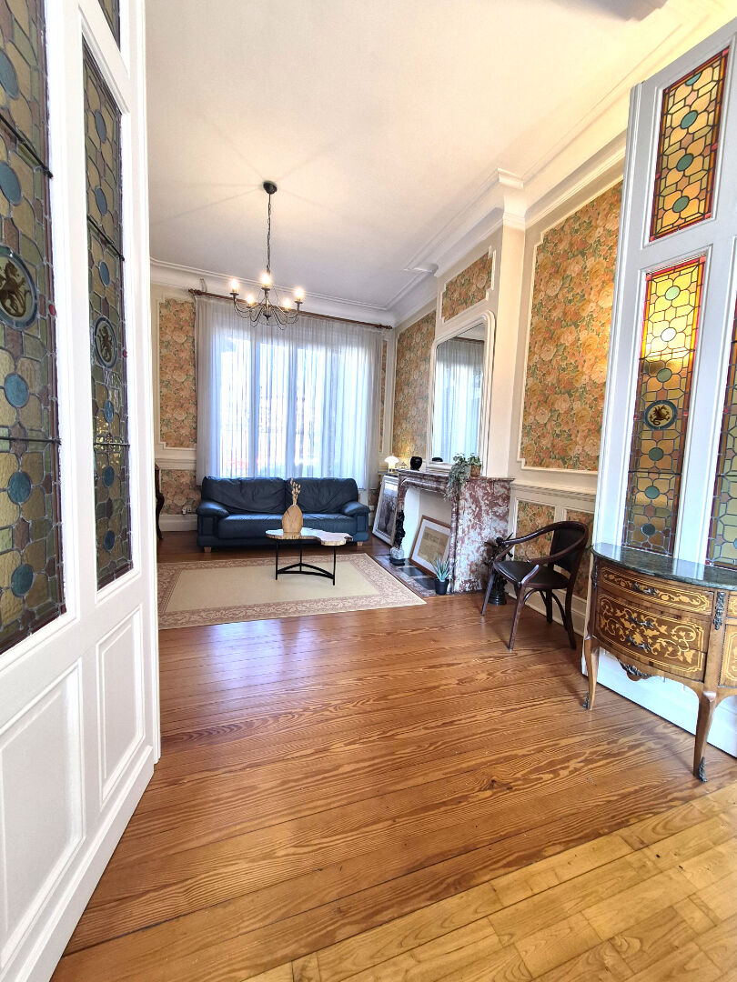 Maison bourgeoise Cambrai 10 pièce(s) 223 m2