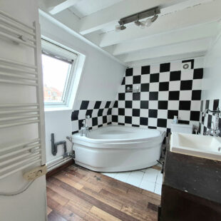 EXCLUSIVITÉ WAZEMMES – SAINT-MICHEL : CHARMANT T2 BIS EN TRIPLEX AVEC TERRASSE PRIVATIVE