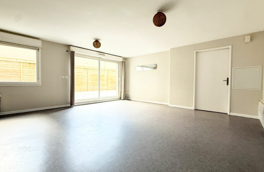 VAUBAN-CATHO APPARTEMENT 2 CHAMBRES TERRASSE ET PARKING