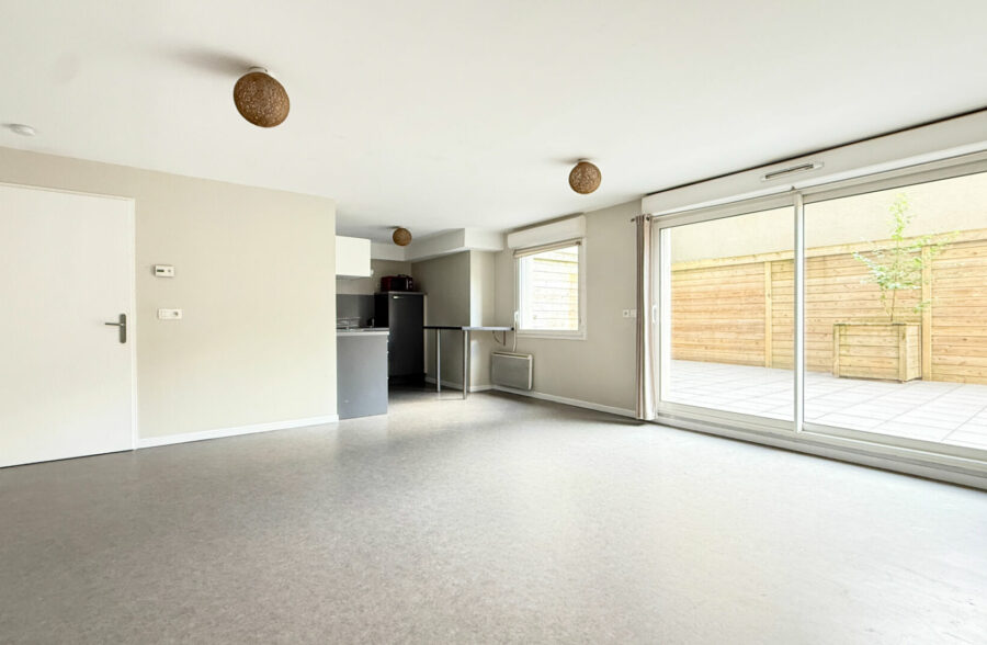 VAUBAN-CATHO APPARTEMENT 2 CHAMBRES TERRASSE ET PARKING