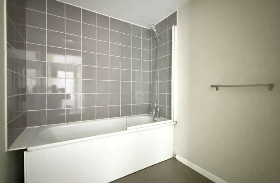 VAUBAN-CATHO APPARTEMENT 2 CHAMBRES TERRASSE ET PARKING