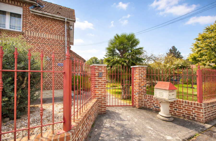 Maison semi individuelle 2 Chambres + Double garage