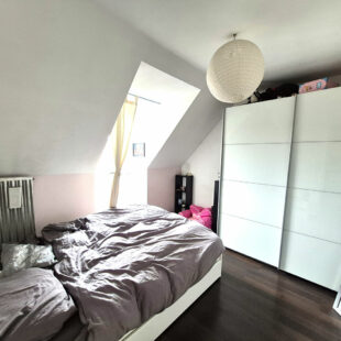 Jolie Maison semi-individuelle, 3 chambres, jardin, garage.