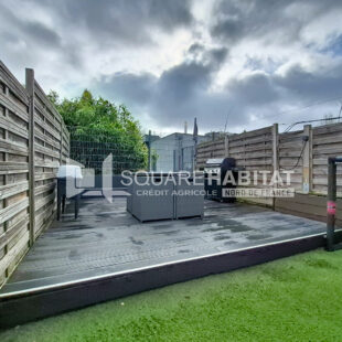 Maison idéale pour primo accédants ou investisseurs, avec jardin et quatre chambres.