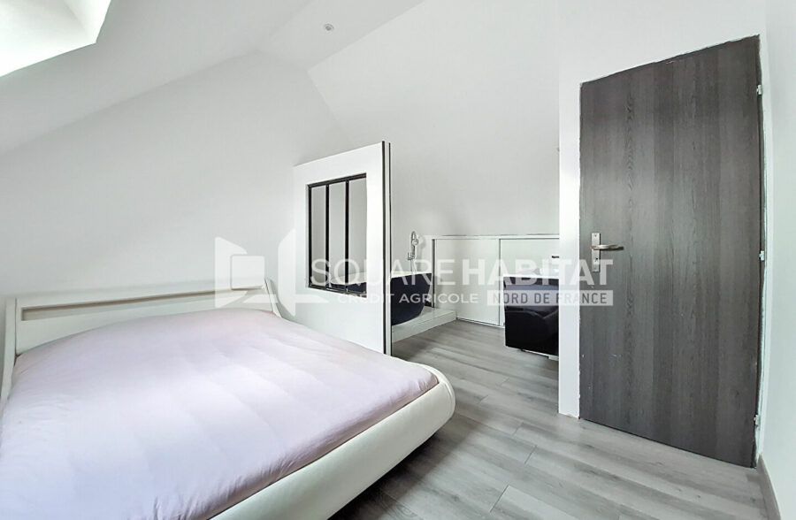 Maison idéale pour primo accédants ou investisseurs, avec jardin et quatre chambres.