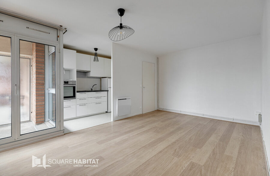 APPARTEMENT 2 PIECES RUE DE LA DIGUE  AVEC BALCON ET PARKING