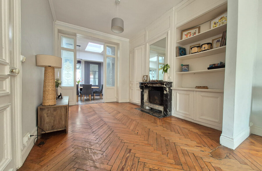 BOURGEOISE env 150 m² hab, 4 chambres, jardin