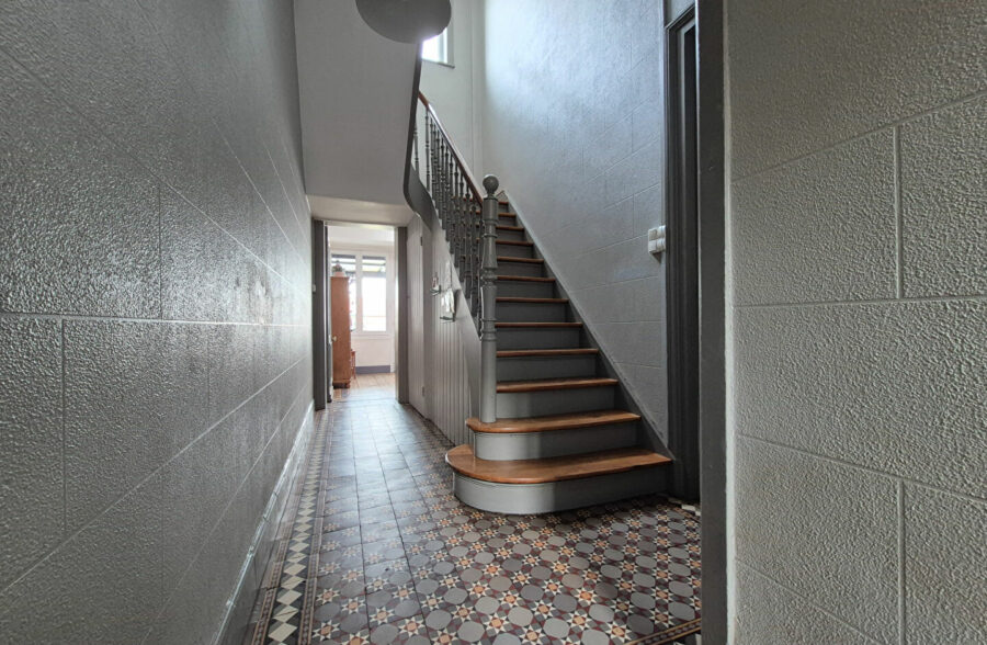 BOURGEOISE env 150 m² hab, 4 chambres, jardin