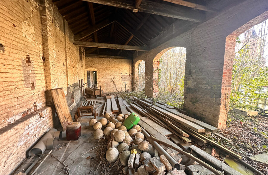 Ensemble immobilier à refaire sur noeux les mines