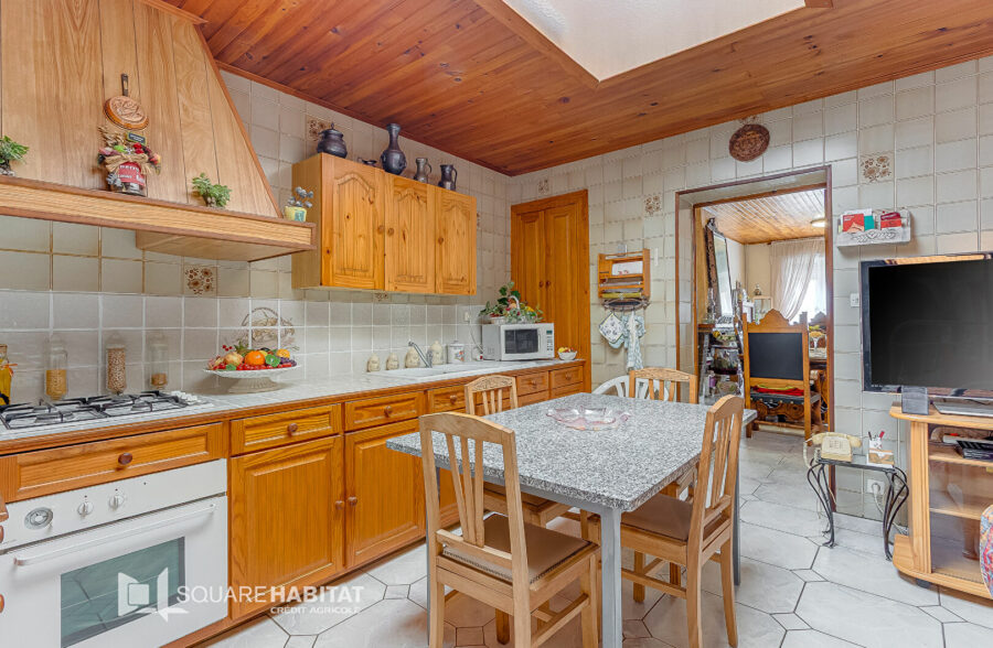 A VENDRE !!! Maison 150 m² ! 6 pièces ! 4 chambres ! Jardin ! Double garage Prix : 189 900 € HAI!!