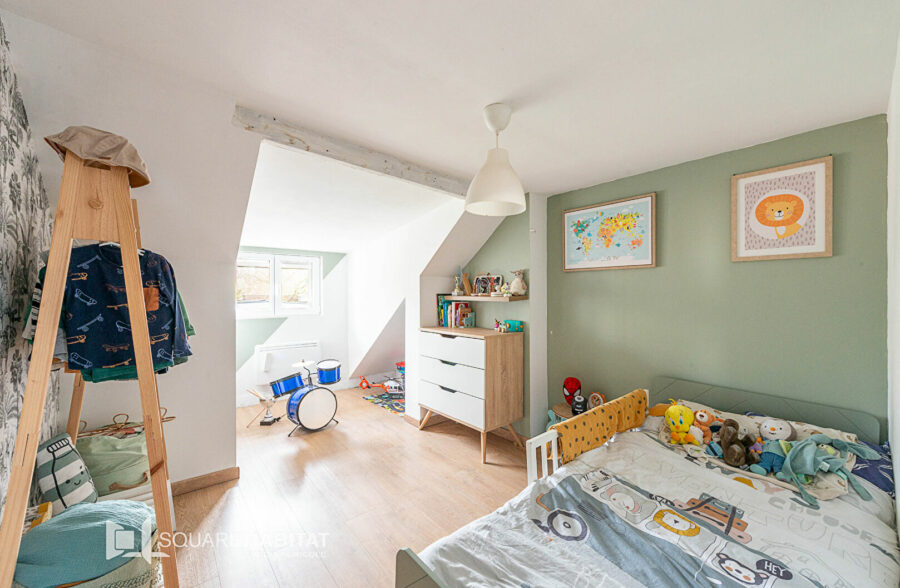 Coup de coeur  Maison individuelle rénovée 115 m², jardin et poêle à pellets