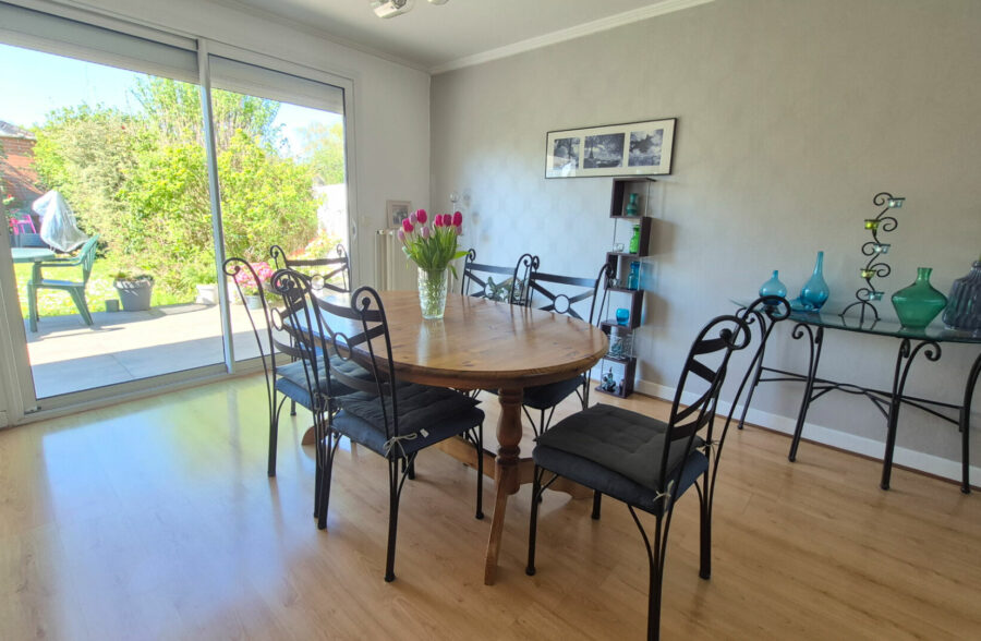 Lambersart – belle semi-mitoyenne avec 4 chambres, jardin bien exposé, sous-sol et garage.