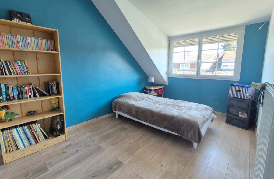 Lambersart – belle semi-mitoyenne avec 4 chambres, jardin bien exposé, sous-sol et garage.