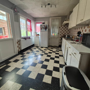 Maison semi–individuelle avec garage et jardin – Valenciennes, secteur de la Plaine